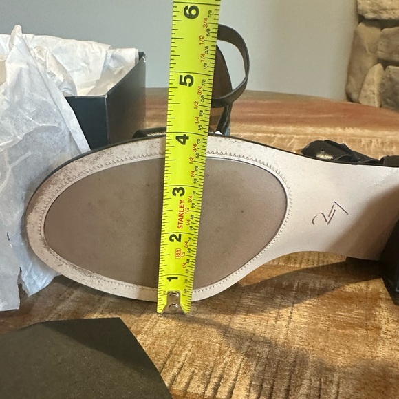 Black Leather Ankle Strap Sandals 8 WIDE, Kandri by 27 Edit brand, EUC - Picture 7 of 9